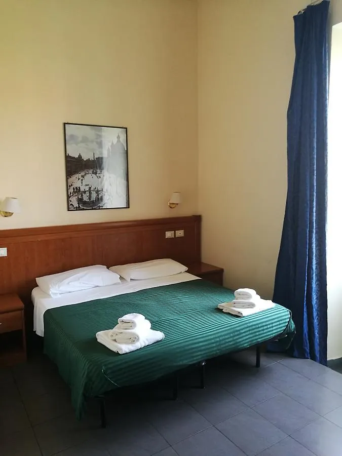 Alex Place Roma Konukevi